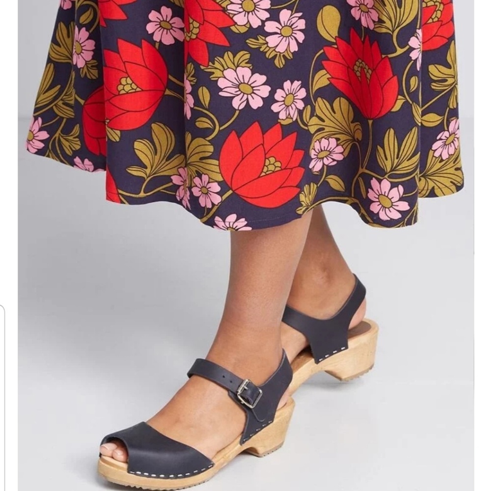 Modcloth Skansen Strut leather clog